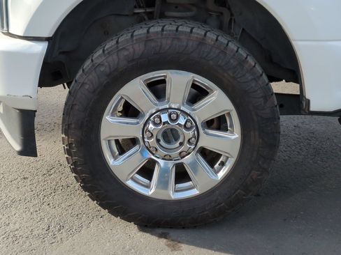 Used 2022 Ford F350 Platinum image 13