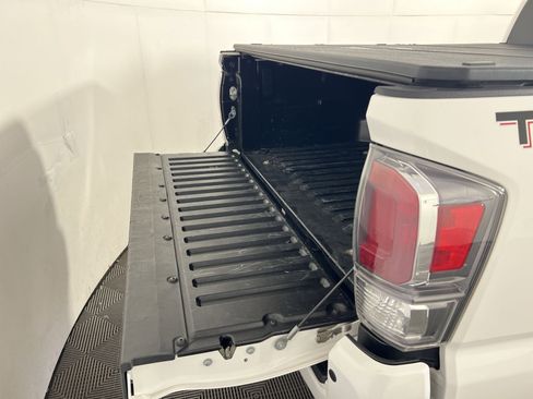 Used 2021 Toyota Tacoma TRD Off-Road w/ Technology Package image 26