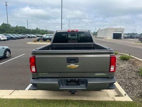 Used 2017 Chevrolet Silverado 1500 High Country AWD/4WD image 5
