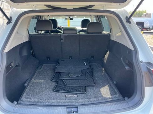 Used 2021 Volkswagen Tiguan SE w/ Panoramic Sunroof Package AWD/4WD image 14