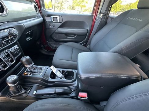 Used 2022 Jeep Wrangler Unlimited Sahara w/ Cold Weather Group image 21