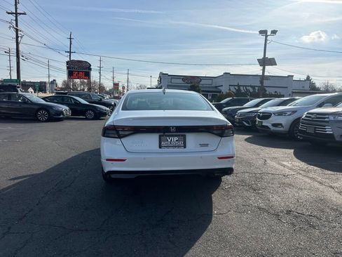 Used 2024 Honda Accord Touring image 6