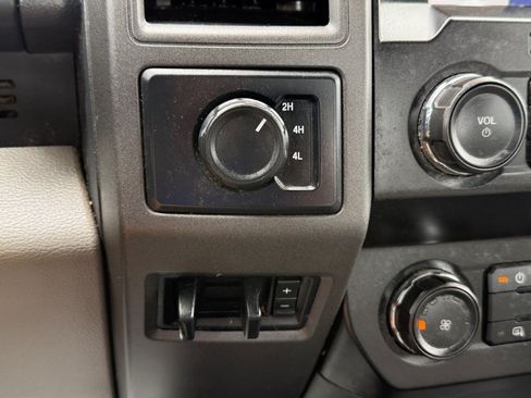 Used 2022 Ford F250 XL w/ Power Equipment Group AWD/4WD image 32