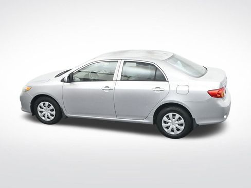 Used 2010 Toyota Corolla LE image 29