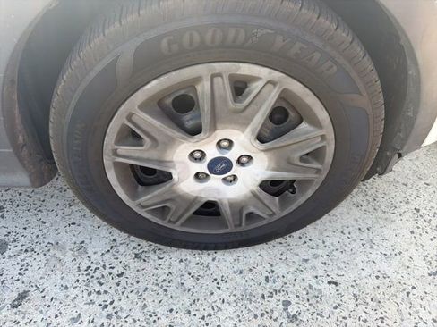 Used 2016 Ford Escape S image 9