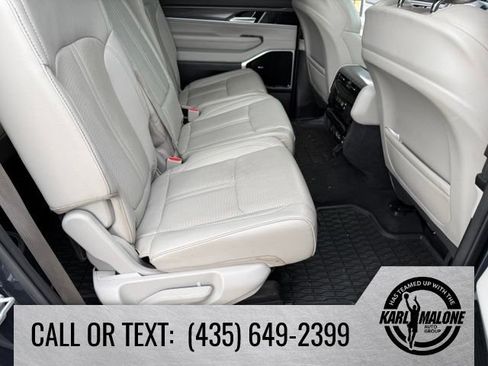 Used 2023 Jeep Wagoneer L Series III w/ Premium Group I AWD/4WD image 38