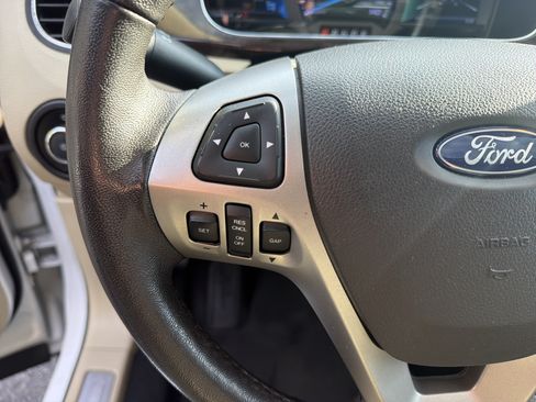 Used 2018 Ford Taurus Limited w/ Driver Assist Package FWD image 19