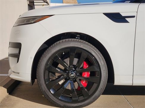 New 2025 Land Rover Range Rover Sport Dynamic SE image 6