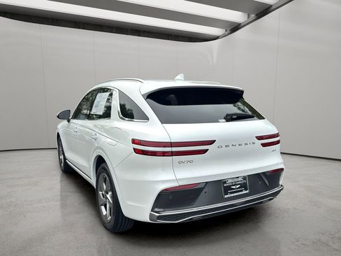 Certified 2026 Genesis GV70 2.5T AWD/4WD image 3