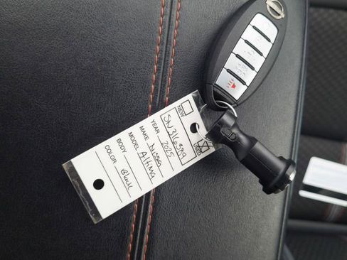 Used 2025 Nissan Altima 2.5 SR image 18