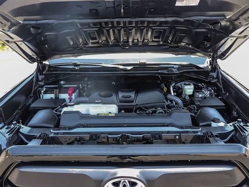 Certified 2026 Toyota Tundra SR AWD/4WD image 33