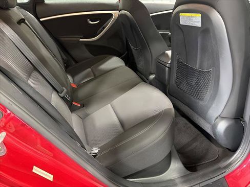 Used 2015 Hyundai Elantra GT FWD image 29