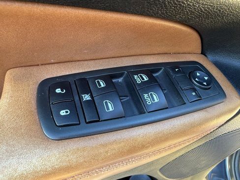 Used 2013 Jeep Grand Cherokee Overland w/ Advance Technology Group image 15