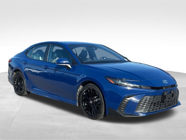 Used 2025 Toyota Camry SE FWD image 11