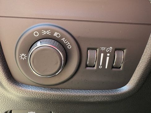 Used 2021 Jeep Grand Cherokee L Laredo AWD/4WD image 12