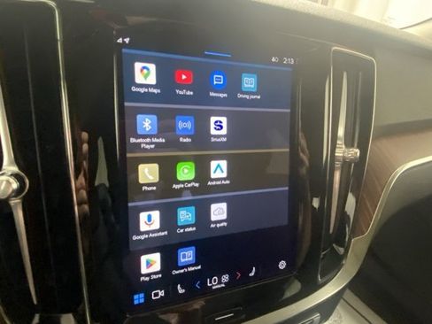 Certified 2024 Volvo V60 B5 Cross Country Plus image 23