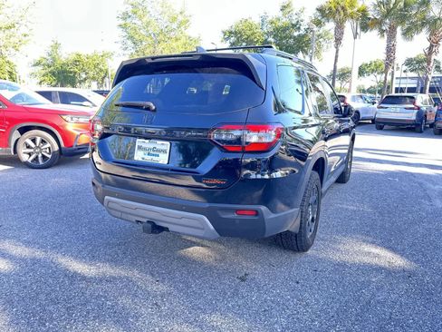 Used 2024 Honda Pilot TrailSport image 6