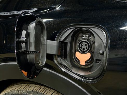 Used 2023 Chevrolet Bolt EUV Premier image 5