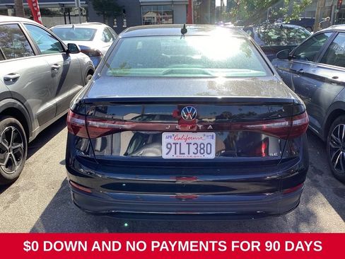 Used 2025 Volkswagen Jetta SE FWD image 5