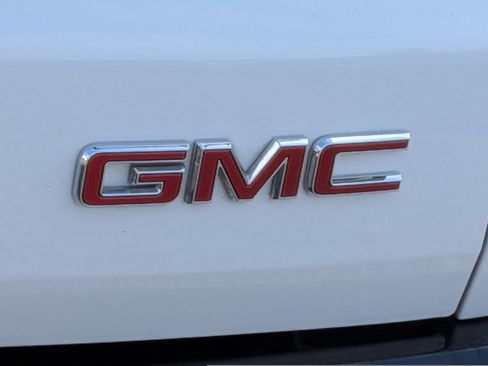 Used 2024 GMC Acadia Denali image 14
