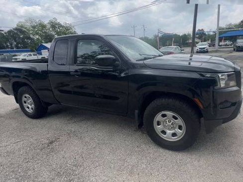 Used 2022 Nissan Frontier S w/ Technology Package RWD image 2