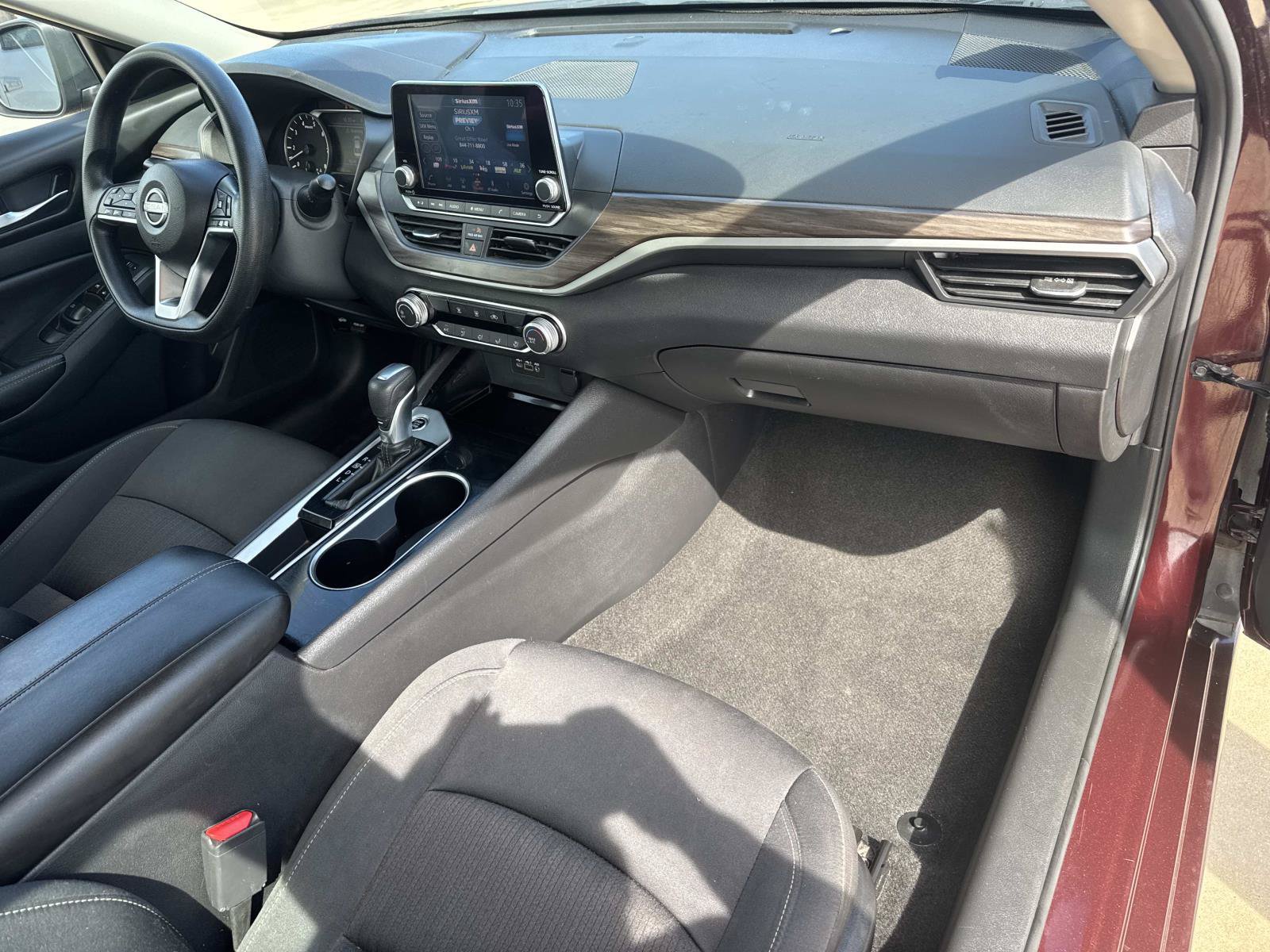 Used 2024 Nissan Altima 2.5 SV FWD image 10