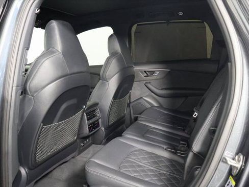 Certified 2025 Audi SQ7 Prestige AWD/4WD image 11