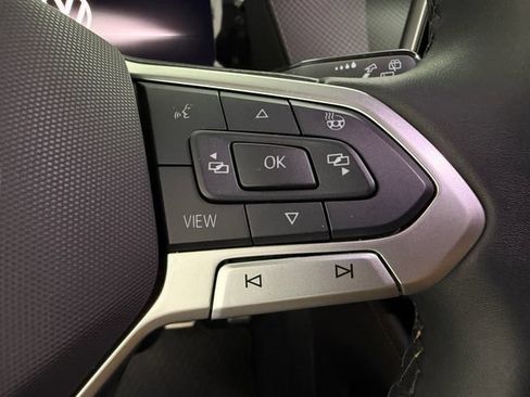 Used 2024 Volkswagen Atlas Peak Edition SE AWD/4WD image 11