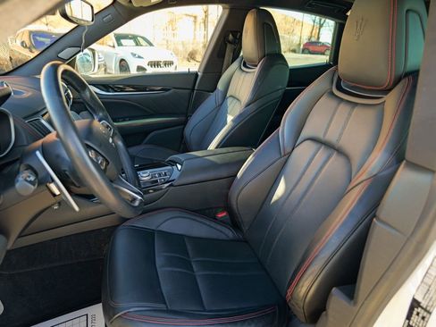 Used 2020 Maserati Levante GranSport image 22