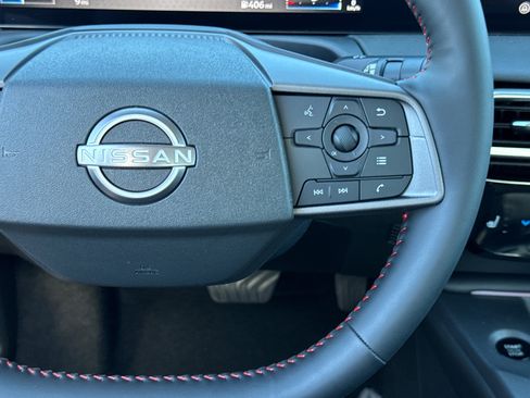New 2026 Nissan Sentra SR w/ SR Premium Package FWD image 18