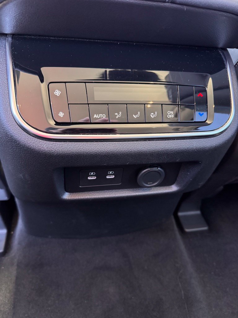 Used 2026 Nissan Armada SV AWD/4WD image 16