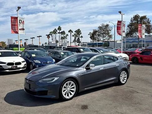 Used 2017 Tesla Model S 60D AWD/4WD image 2