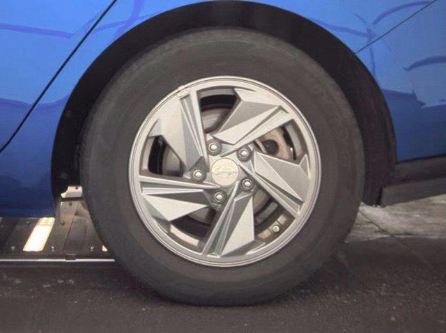 Certified 2026 Hyundai Elantra SE FWD image 16
