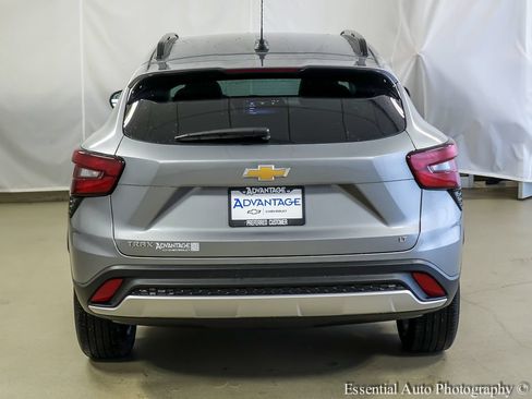 Used 2025 Chevrolet Trax LT w/ LT Convenience Package FWD image 6