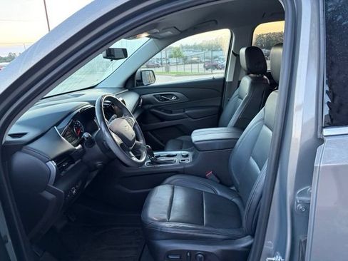 Used 2018 Chevrolet Traverse Premier w/ Driver Confidence II Package FWD image 8