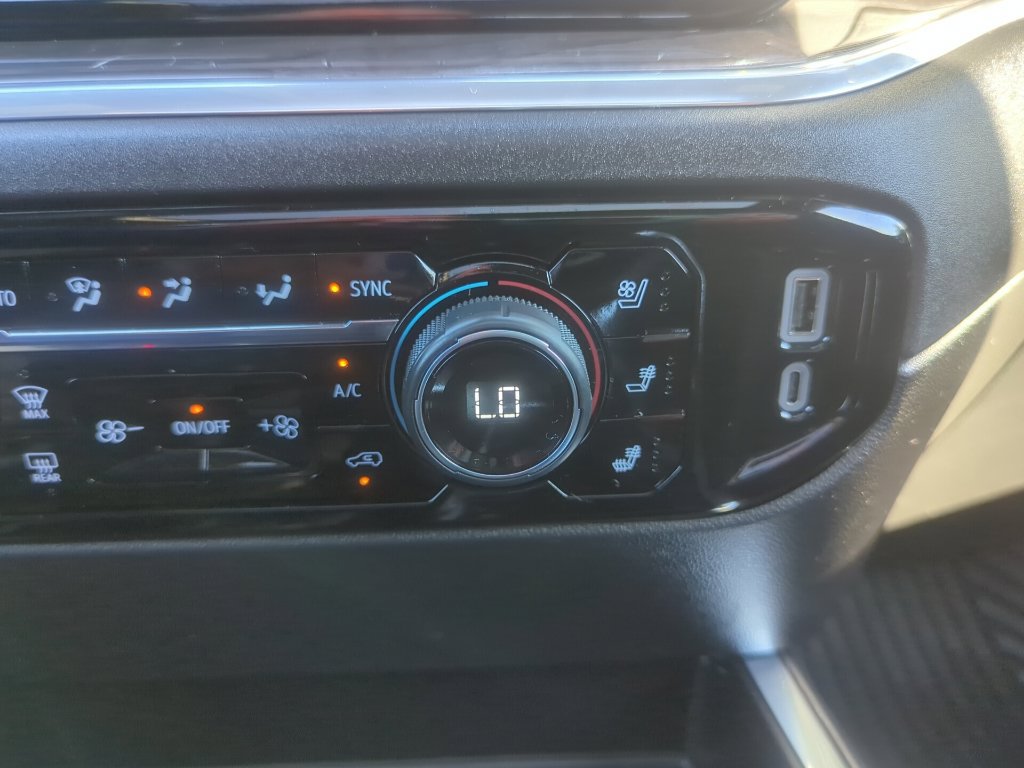 Certified 2023 Chevrolet Silverado 1500 LTZ w/ LTZ Premium Package AWD/4WD image 24
