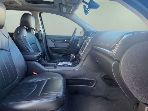 Used 2015 GMC Acadia SLT image 29