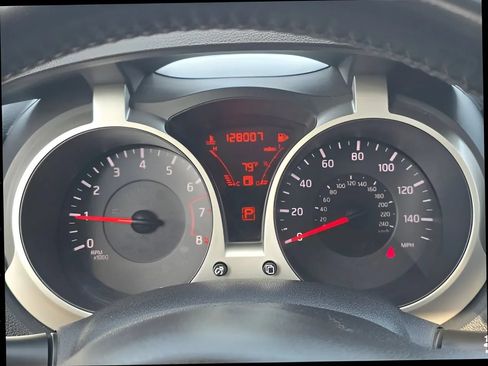 Used 2013 Nissan Juke SV FWD image 26