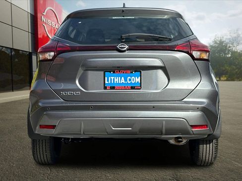 New 2025 Nissan Kicks Play S image 8