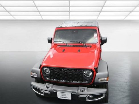 New 2025 Jeep Gladiator Sport image 12