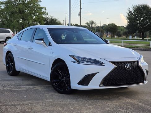 Used 2023 Lexus ES 350 F Sport w/ Accessory Package (Z2) FWD image 2