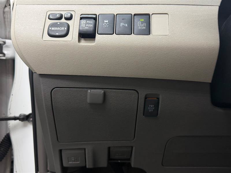 Used 2013 Toyota Sienna Limited w/ Premium Pkg AWD/4WD image 14