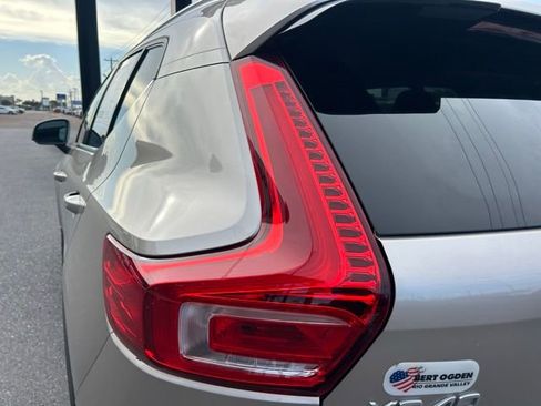 Used 2023 Volvo XC40 B5 Plus w/ Driver Assist Package AWD/4WD image 6