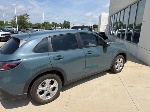 Used 2024 Honda HR-V LX image 3