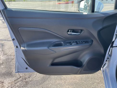 Used 2025 Nissan Versa SV image 18