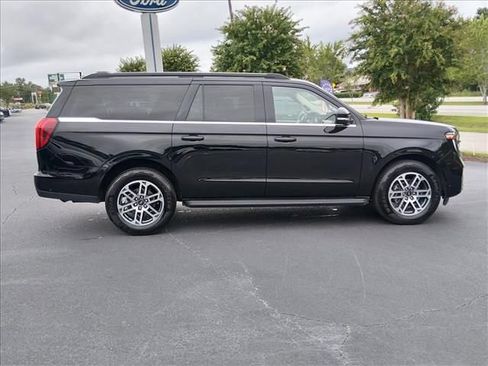 Used 2025 Ford Expedition Max Active RWD image 3