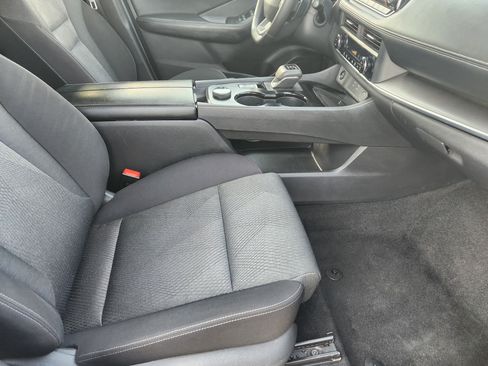 Used 2025 Nissan Rogue SV AWD/4WD image 14
