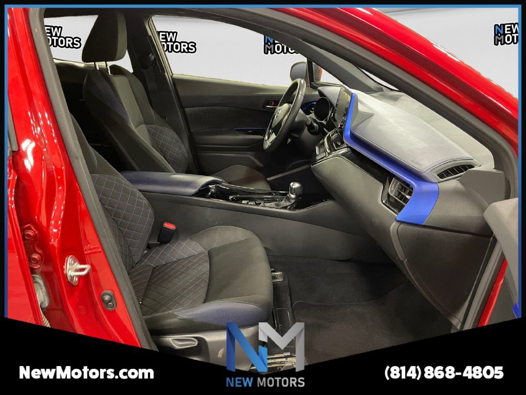 Used 2021 Toyota C-HR XLE FWD image 16