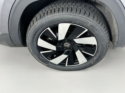 Used 2024 Volkswagen Atlas Cross Sport SE AWD/4WD image 11