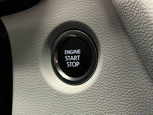 Used 2023 Toyota Corolla SE image 14